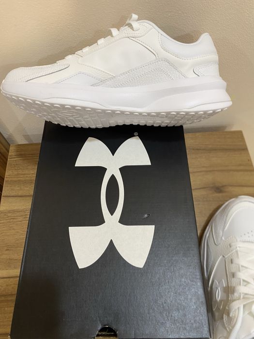 Кроссовки оригинальные новые under armour