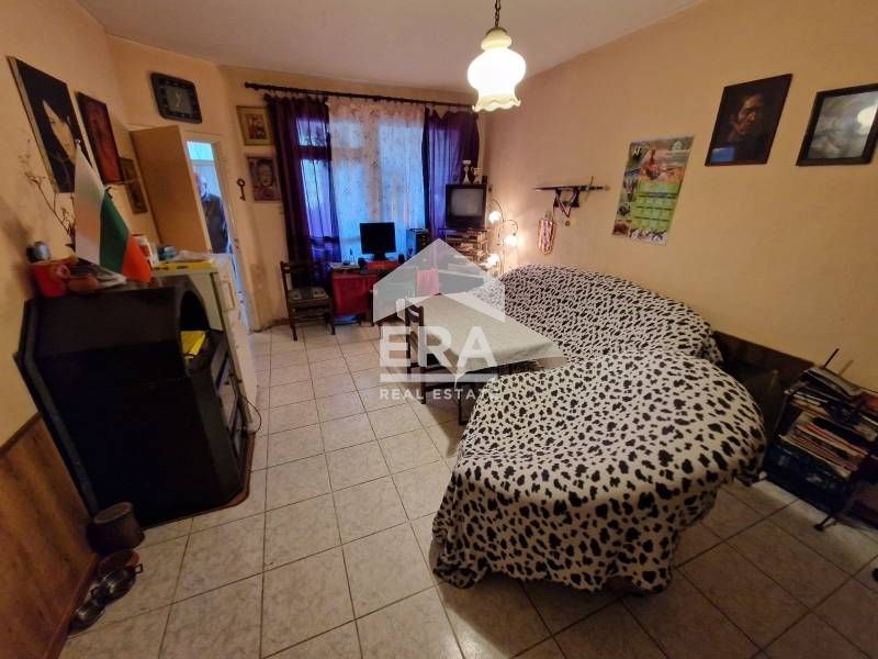 Продава се Многостаен апартамент в София, Павлово - 155 кв.м за 1382 €/кв.м - Снимка #2
