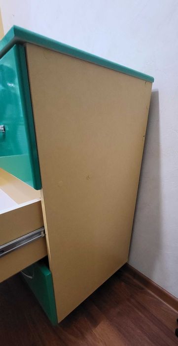 Продам комод для одежды