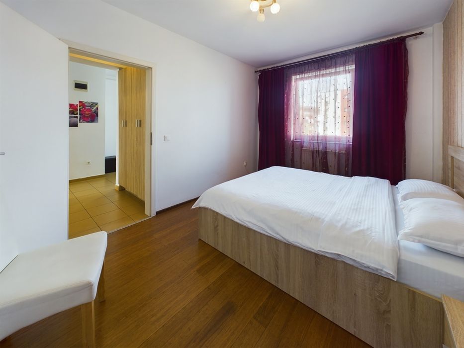 Inchiriez / regim hotelier apartament cu 3 camere