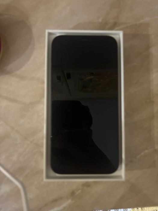 iPhone 12 funcționează foarte bine