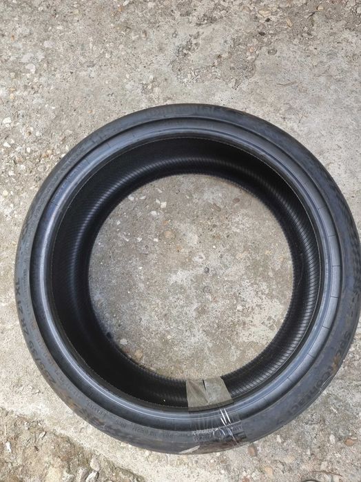 Continental 235/35/21