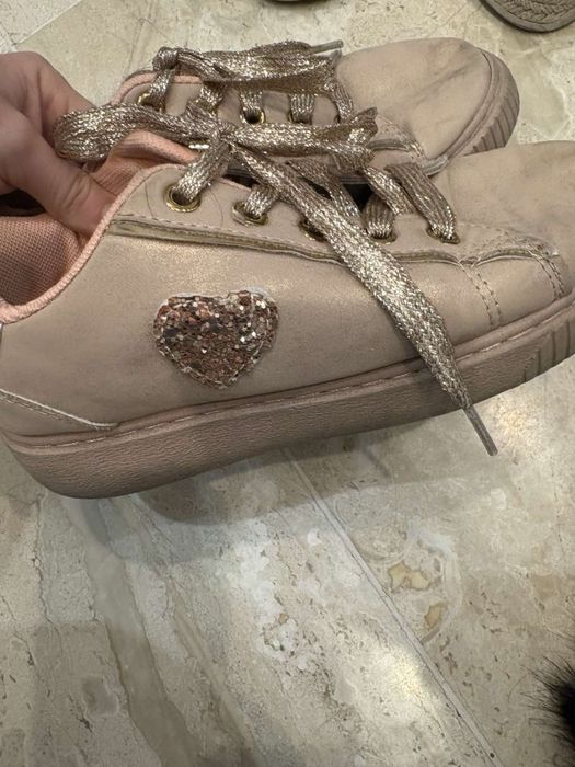 Обувки за момиче