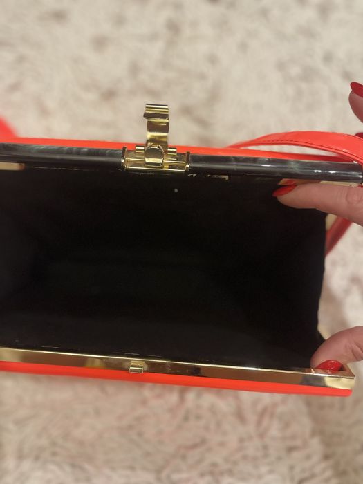 Сумочка новая. Лежала в гардеробе.