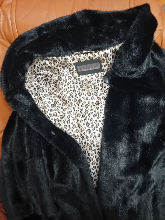 Черно дамско палто - еко.