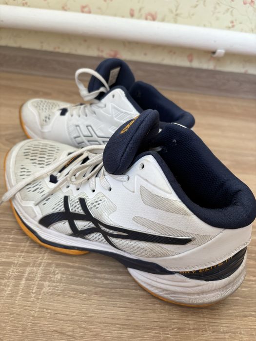 Asics для войлебола девочкам и пацанам 37размер