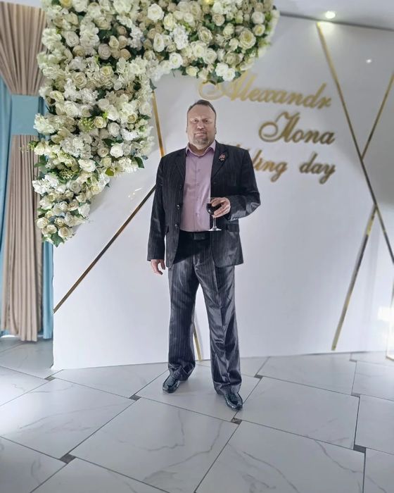 Опытный Ведущий / Тамада. от 2 до 6 часов.