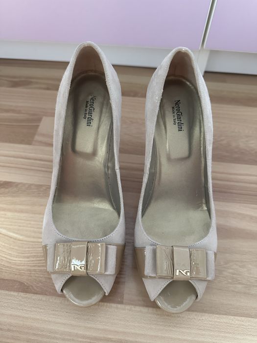 Pantofi/sandale cu toc 38