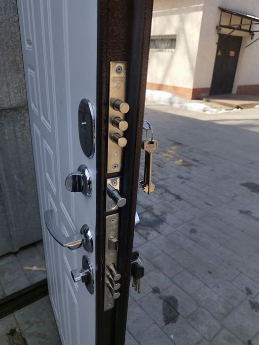 Входная дверь Гарда (Россия)