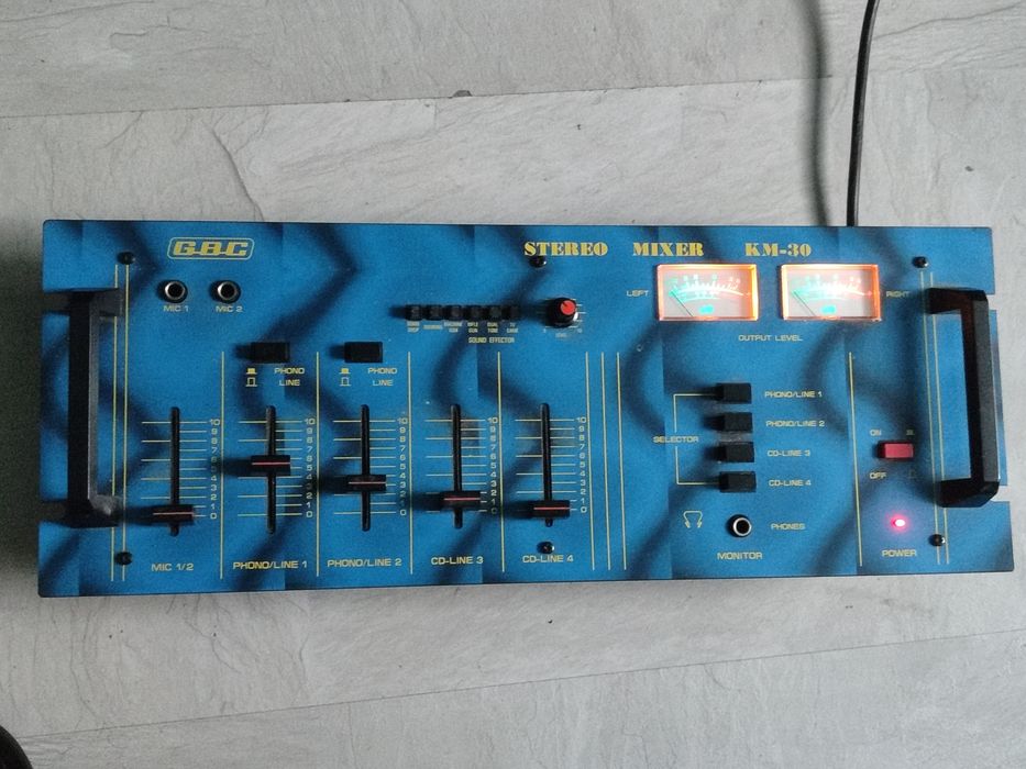 Mixer Audio Stereo CBC KM-30 BONUS încă un mixer și un K Box