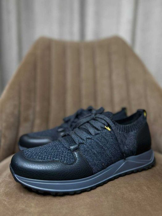 Doucal's мужские кроссовки Италия РАЗМЕР 40,42,44.