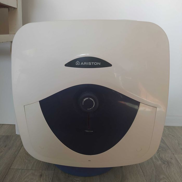 Водонагреватель Ariston 30 литров (на запчасти/донор)
