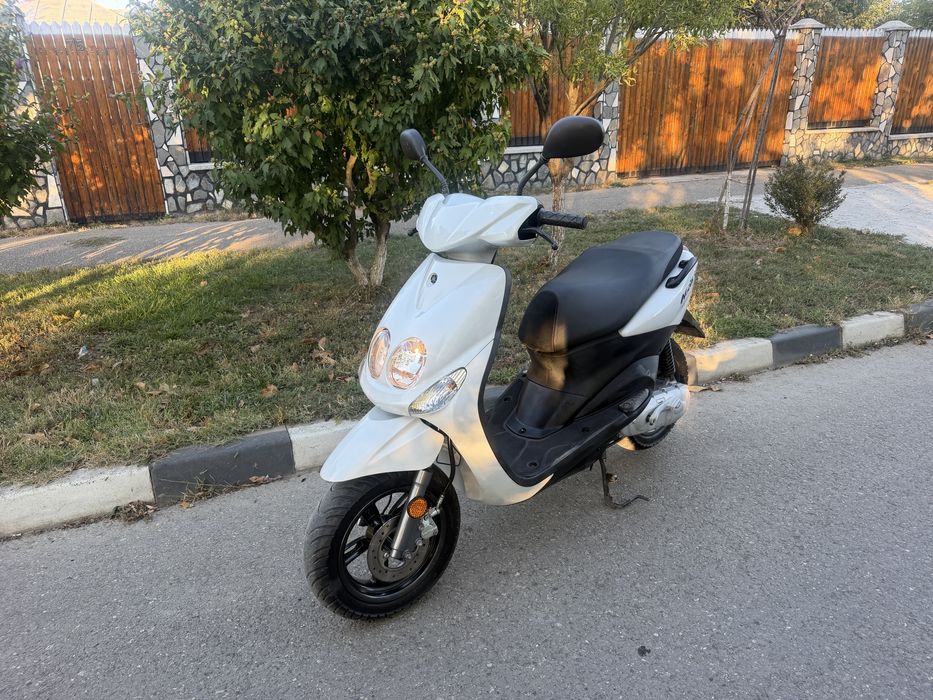 Scuter Yamaha Neos 49 Cm ( limitat 25 de km ) Fabricatie 2017 imp germ