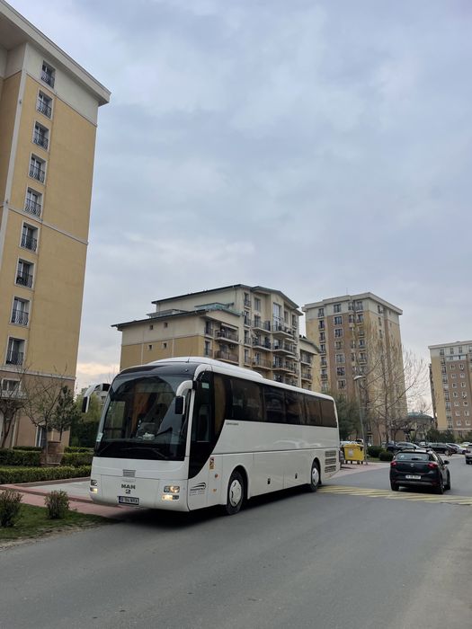 Transport persoane/Inchirieri microbuze autocar Transfer aeroport