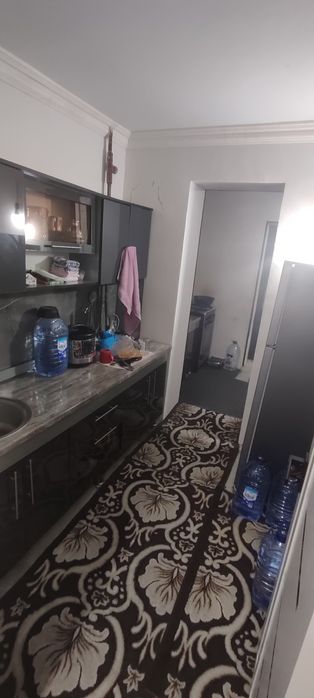 Qorasuda 2 honali uy 1 etaj sotladi ,Тошкент вилояти Корасуда, Продает