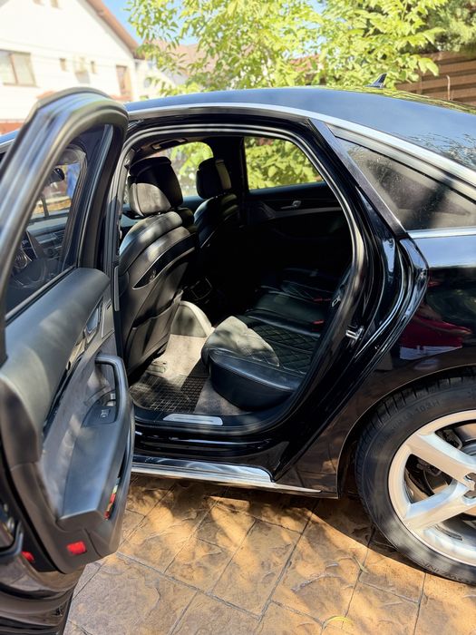 Audi A8 3.0TDI V6  faruri matrix