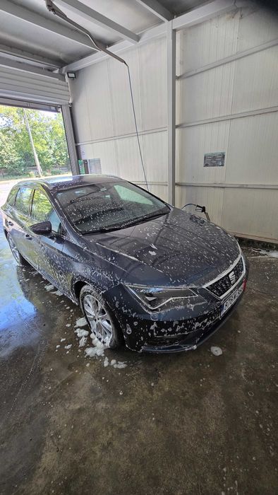 Продавам Seat Leon ST (комби), началото на 2020 г., с икономичния 1.6 TDI дизелов двигател – 110 к.с.