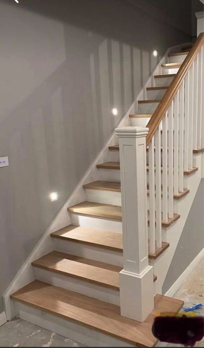 Scări interioare din stejar masiv