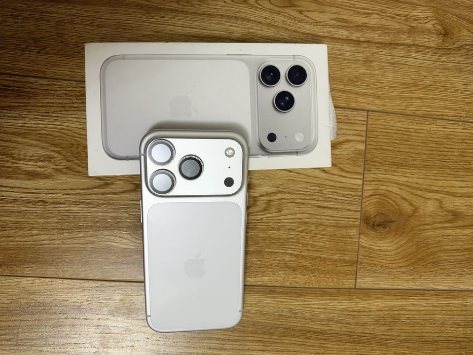 Продам Iphone 17pro