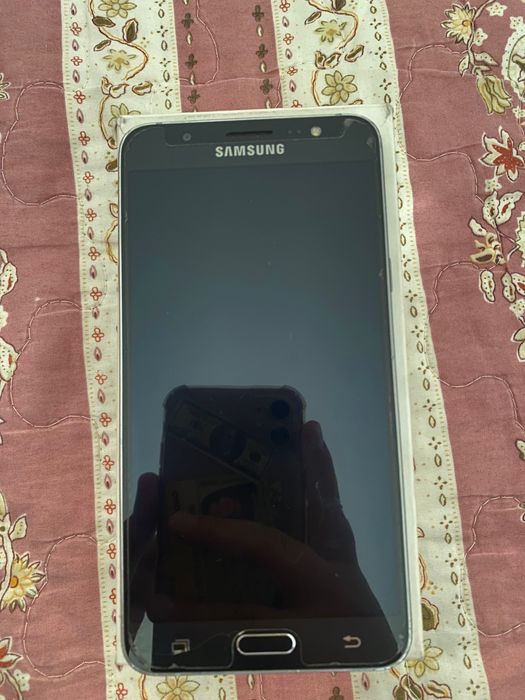 Samsung Galaxy J7