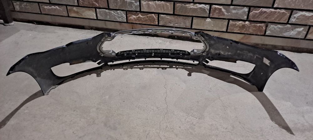Tesla bamfer qora rangidan