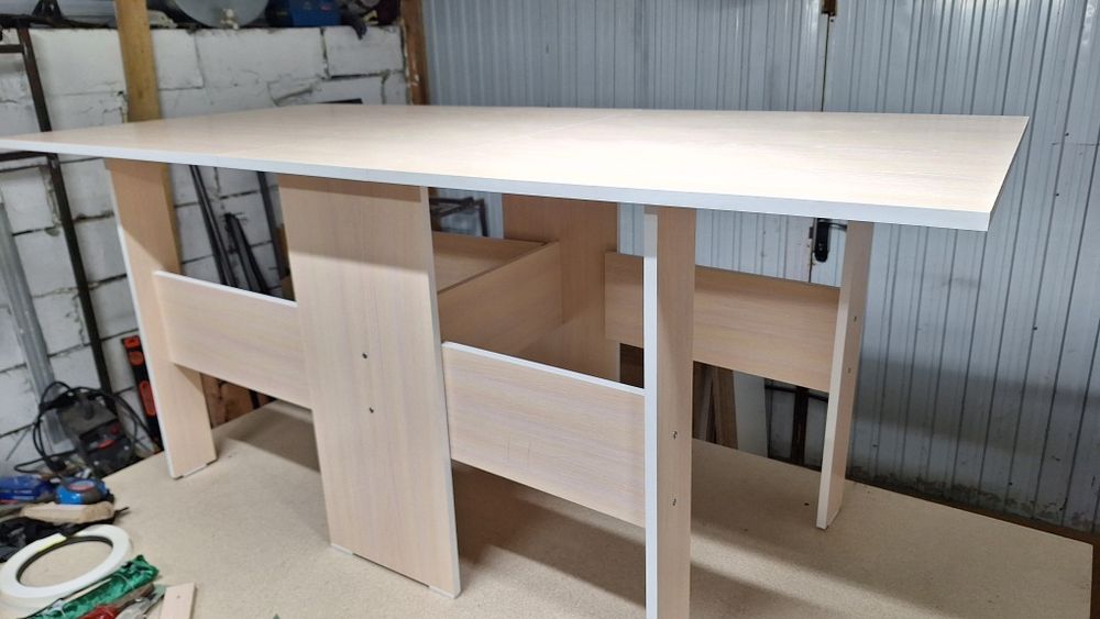 Стол книжка новая