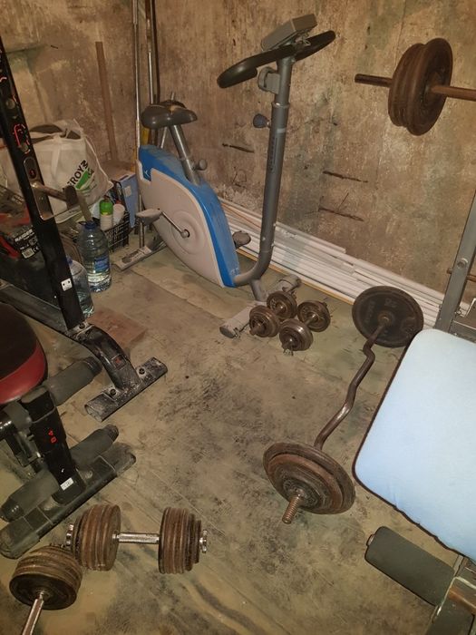 Aparate fitness, greutăți.