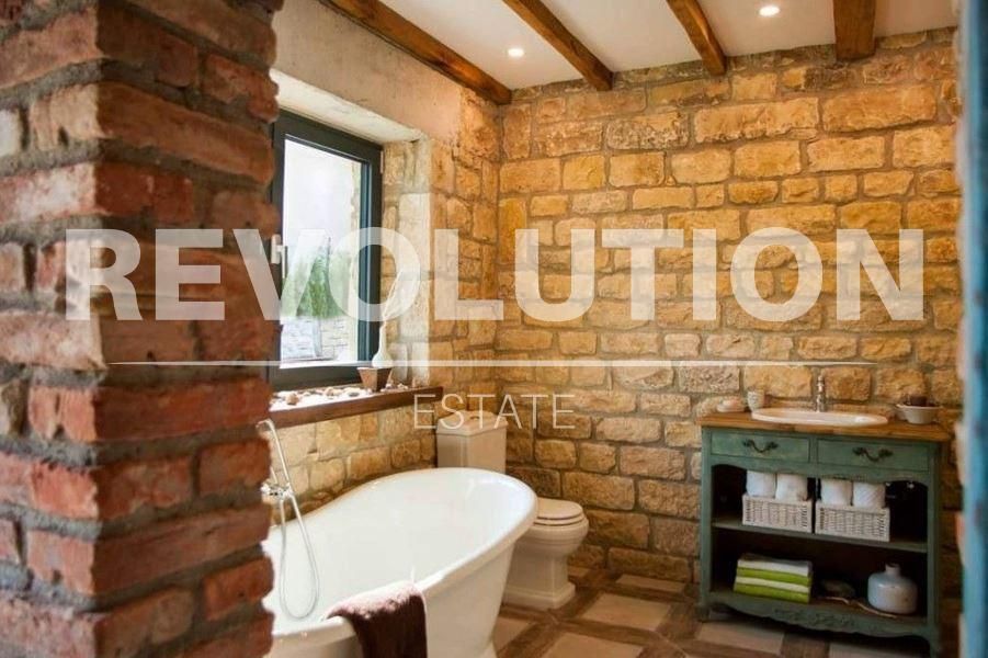 Дава се под наем Къща в к.к. Св.Св. Константин и Елена - 120 кв.м за 1695.24 € - Снимка #5