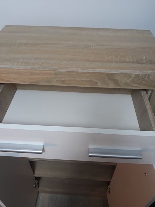 Vand comoda , noua  , import Germania