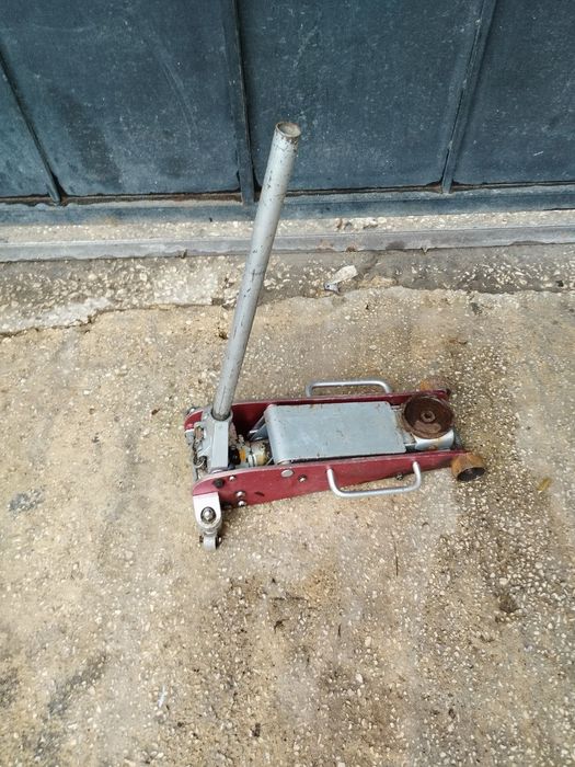 Алуминиев крик кола бус внос от Щатите  двубутакен