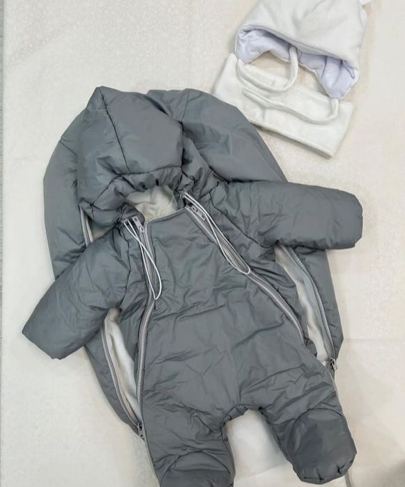 Продам комбинезон 0 до 4-5 месяца