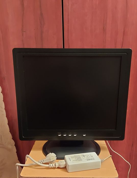 Монитор рабочий небольшой