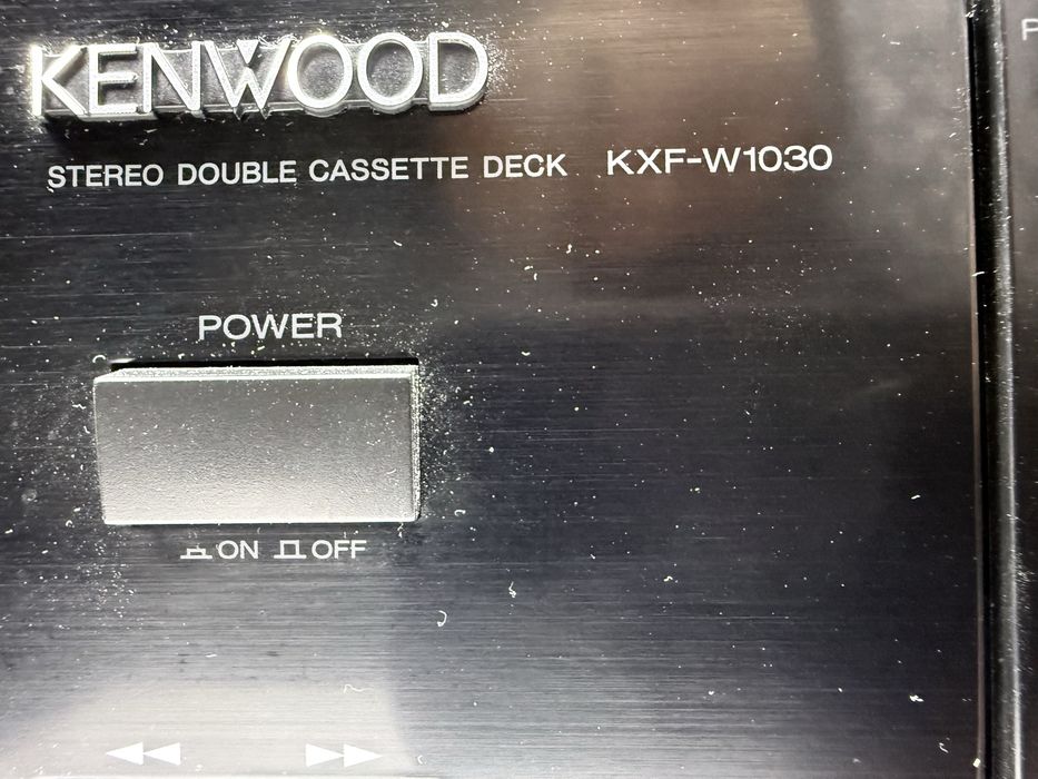 Kenwood KXF-W 1030 в хорошем рабочем состоянии
