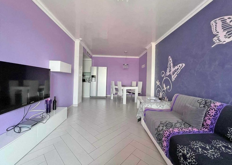 Стилен тристаен апартамент, Първа линия, Фронтална гледка море