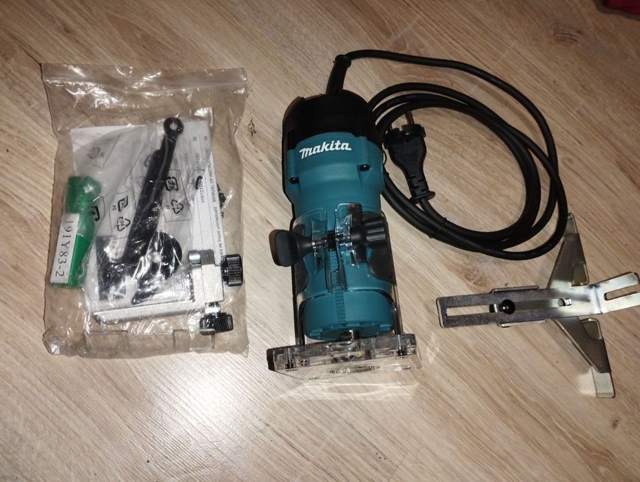 Mașină de frezat muchii Makita 3711 (Trimmer) – NOUĂ, accesorii comple