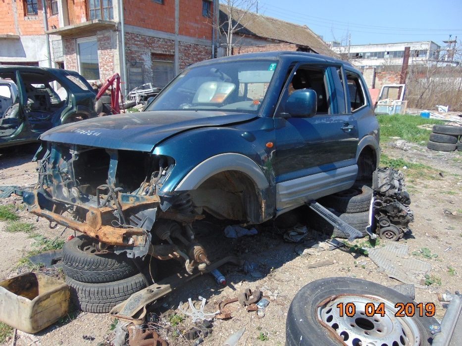 Dezmembrez Mitsubishi Pajero mk3 motor 3.2 3 usi cutie manuala