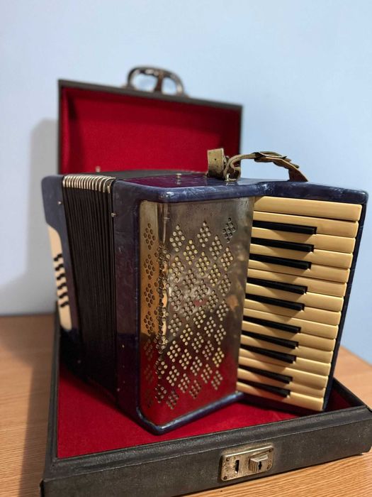 Acordeon de vânzare /PRET NEGOCIABIL!!!