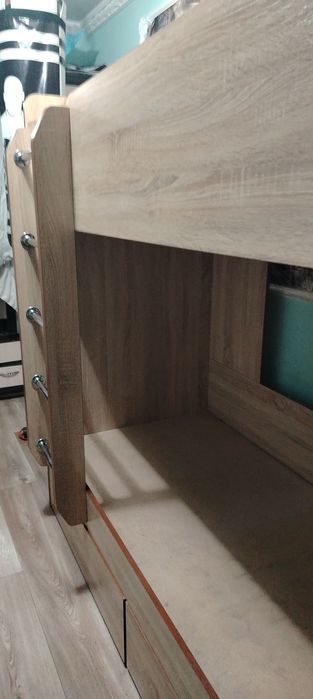 Двухярусная кровать