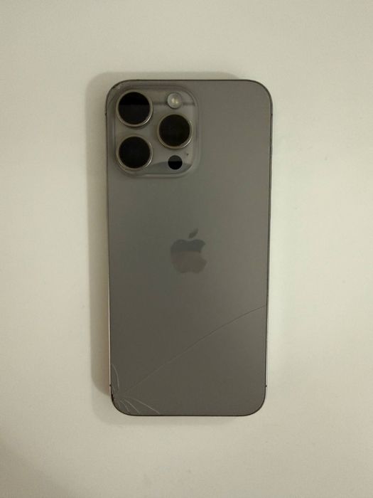 Продам Айфон 15 про Макс 256 гб