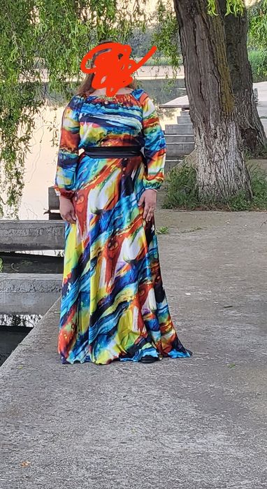 Vând  2 Rochii de ocazie una de seara și una de zi îmbrăcate doar o nu