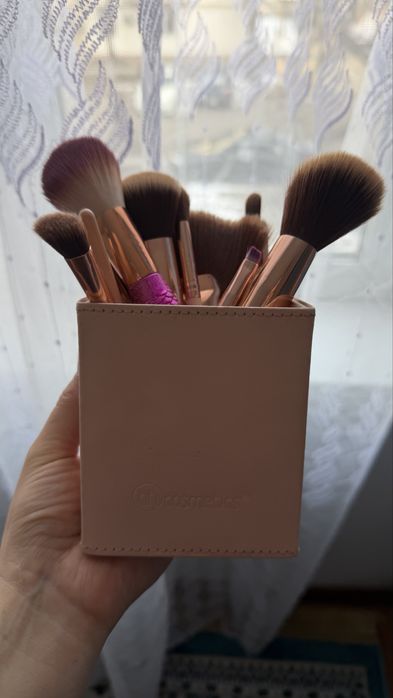 Все по 300,500, 1000тенге