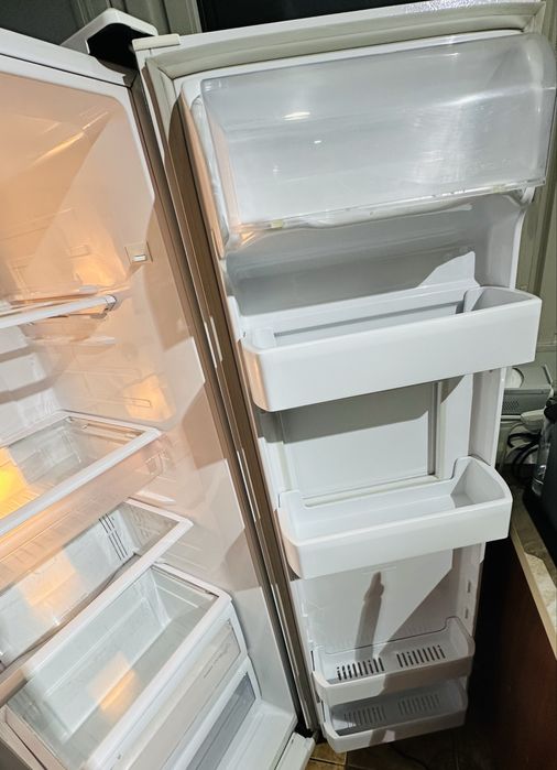 Холодилтник samsung side by side 90/173/67