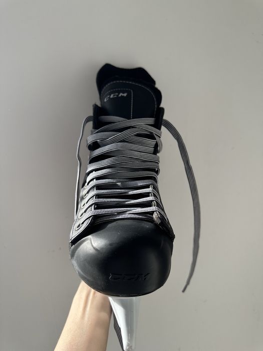 Коньки CCM одевали 2-3 раза