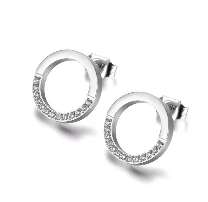 Обеци от медицинска стомана