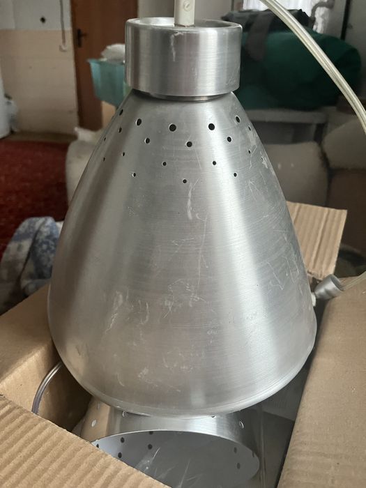 Продам светильники подвесные