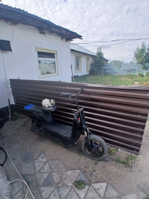 продам электроскутер ск8
