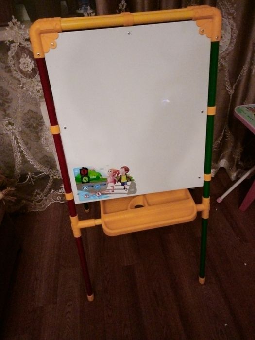 Продаю  доску-мольберт