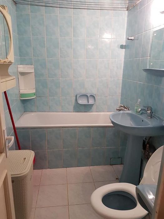 Apartament etaj1- 3 camere 2 bai de vanzare