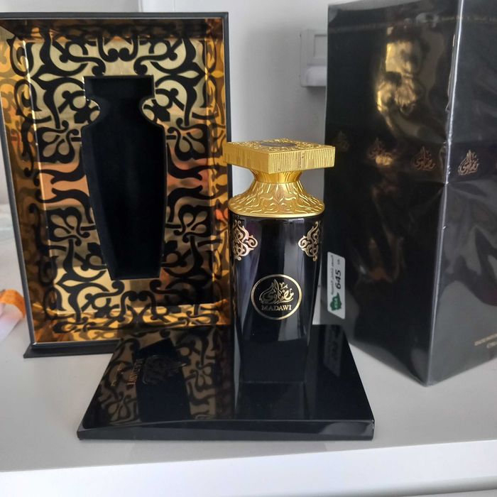 Vând parfum  OUD MADAWI original