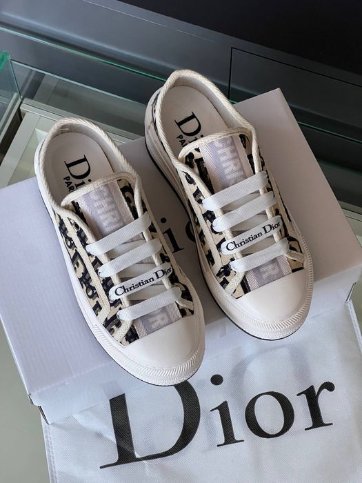 Tenesi Dior noi!